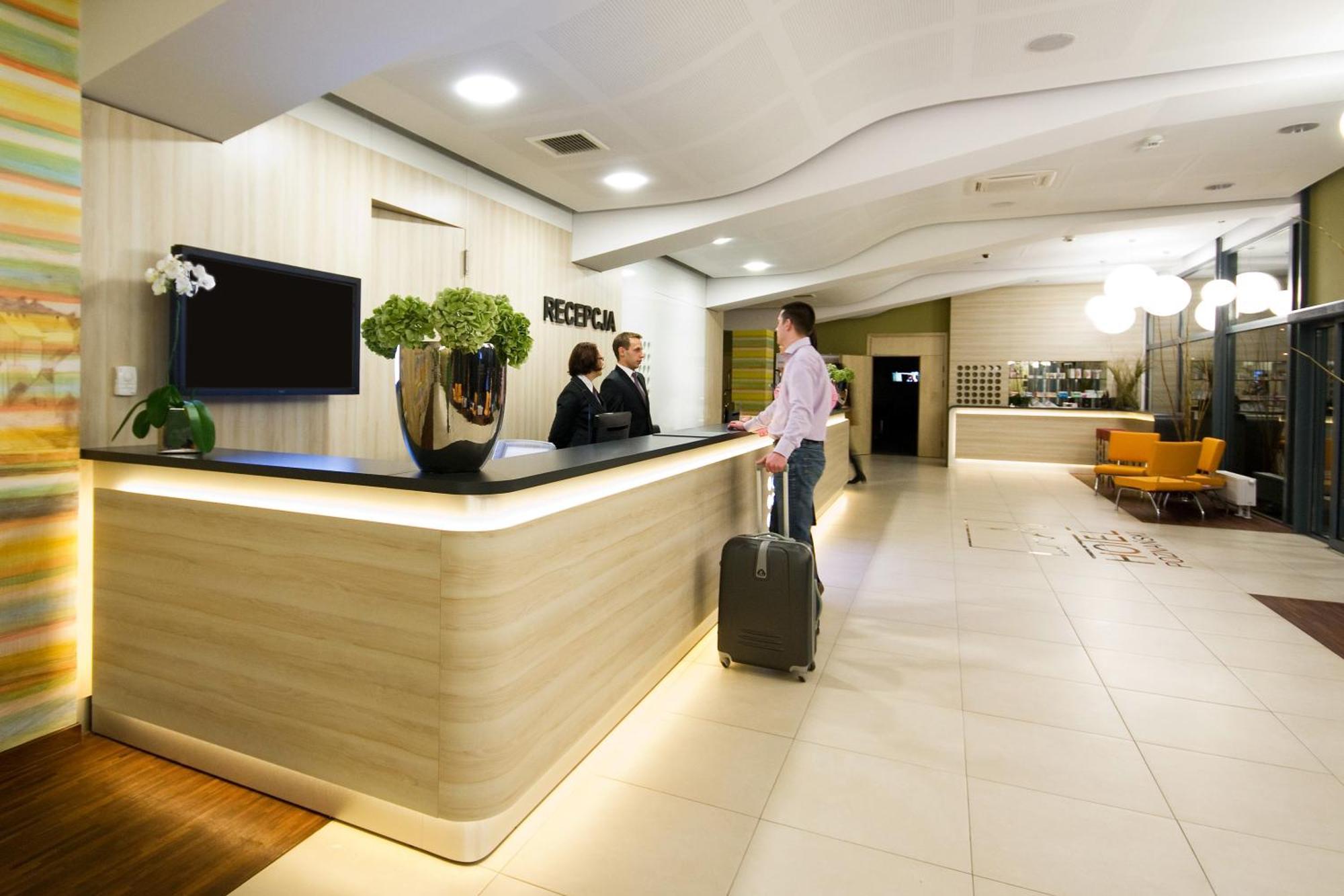 Hotel Poznanski A2 Luboń エクステリア 写真