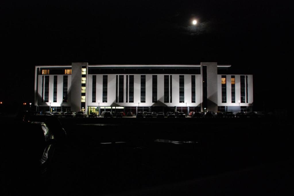 Hotel Poznanski A2 Luboń エクステリア 写真