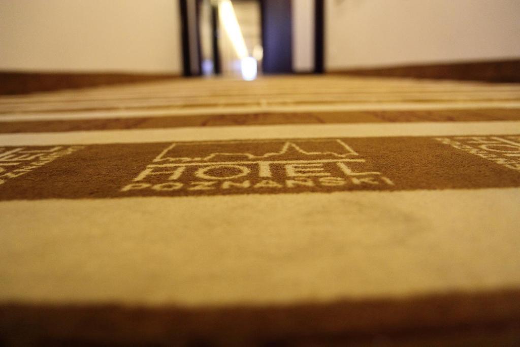 Hotel Poznanski A2 Luboń エクステリア 写真